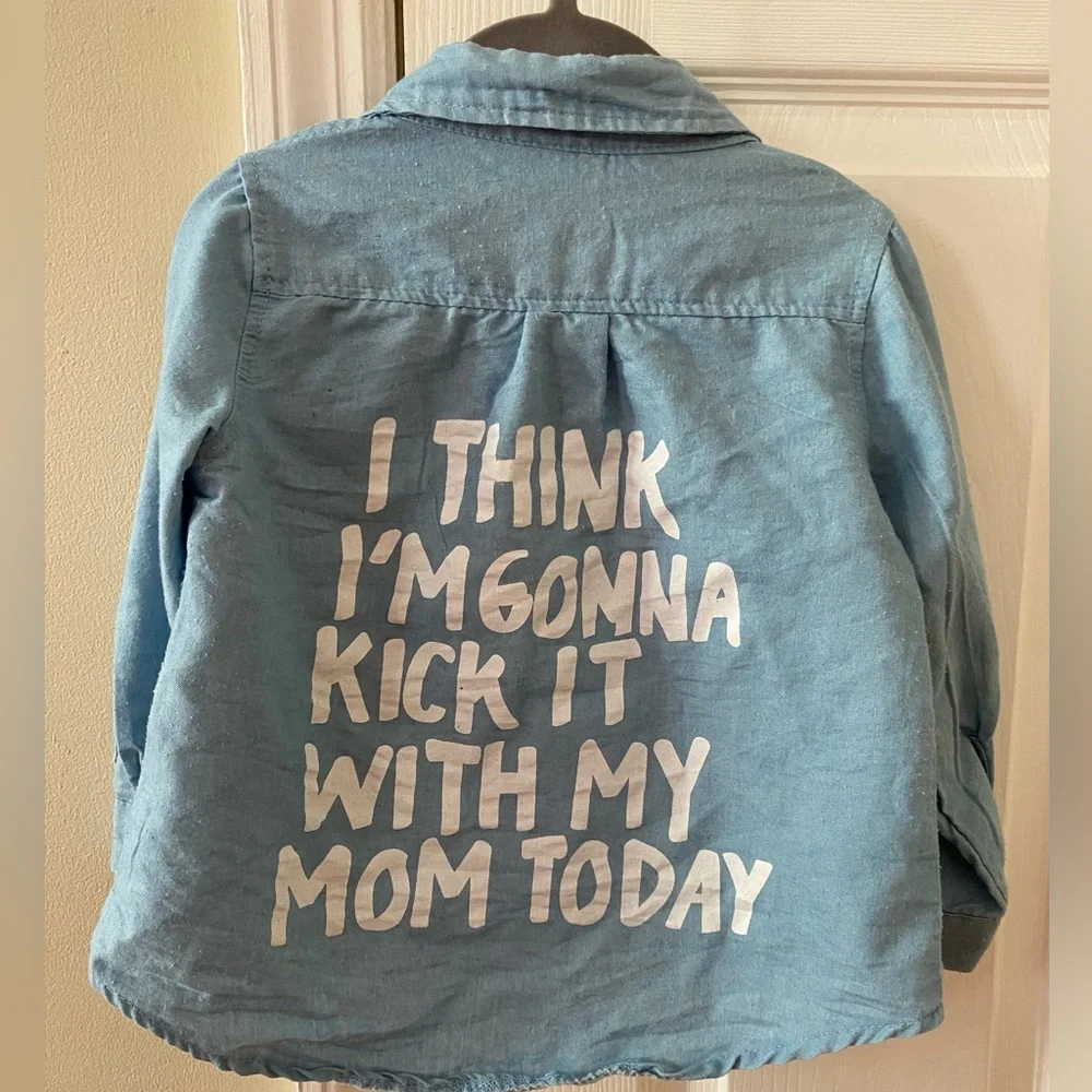 DONATING 5/15/25|⭐️HP⭐️I THINK I’M GONNA KICK IT WITH MY MOM TODAY - Picture 2 of 6